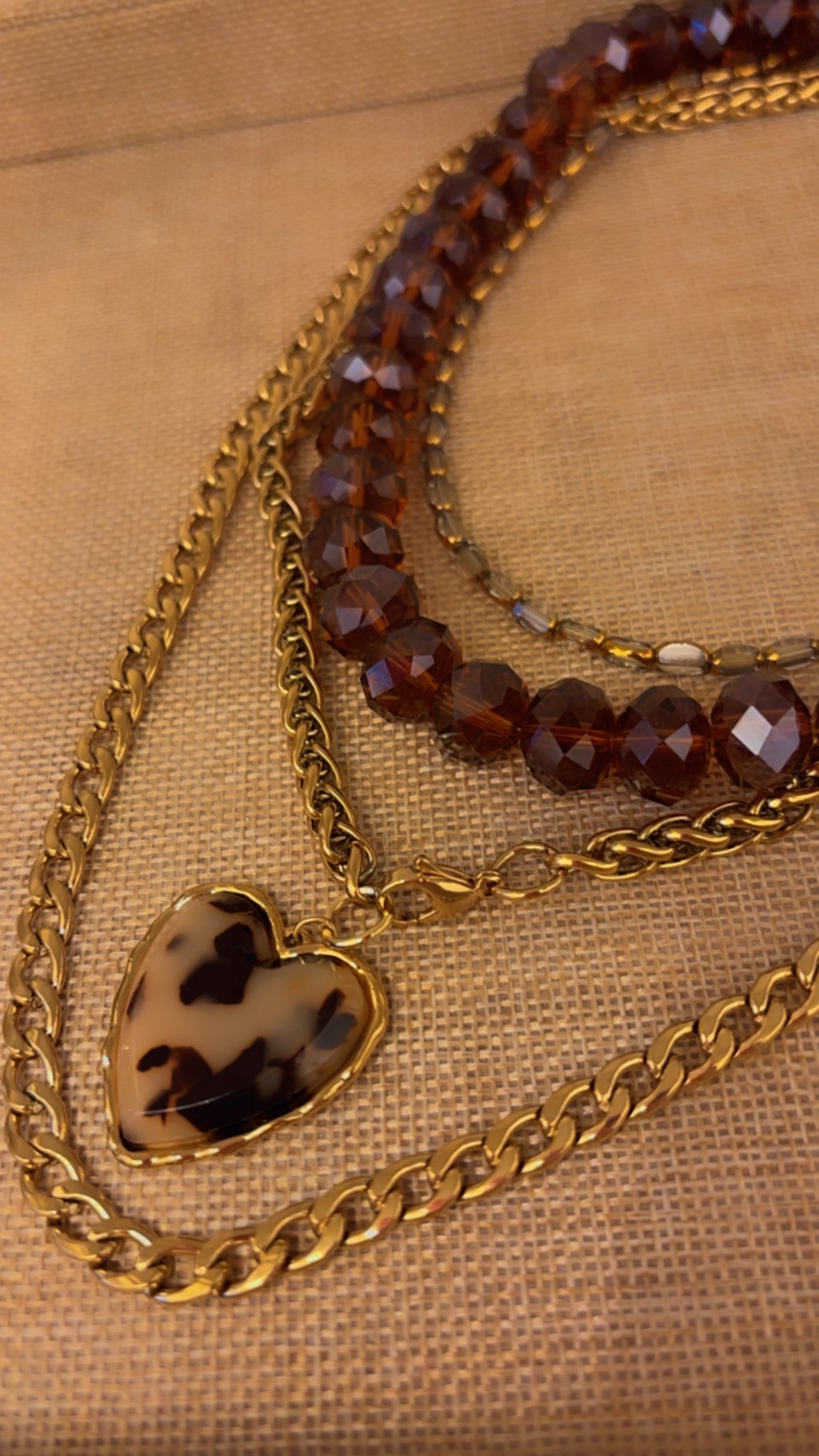 Collar corazón marmoleado