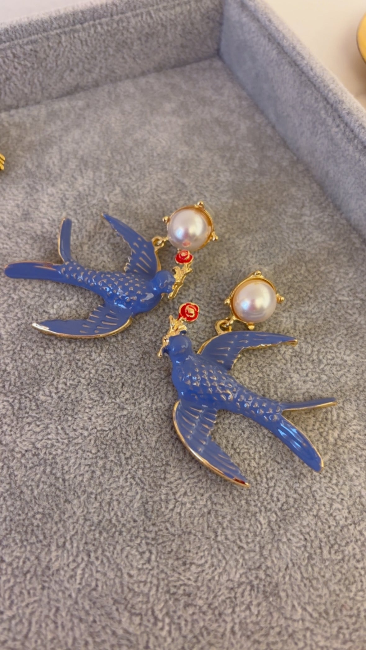 Collar gav blue con perlas