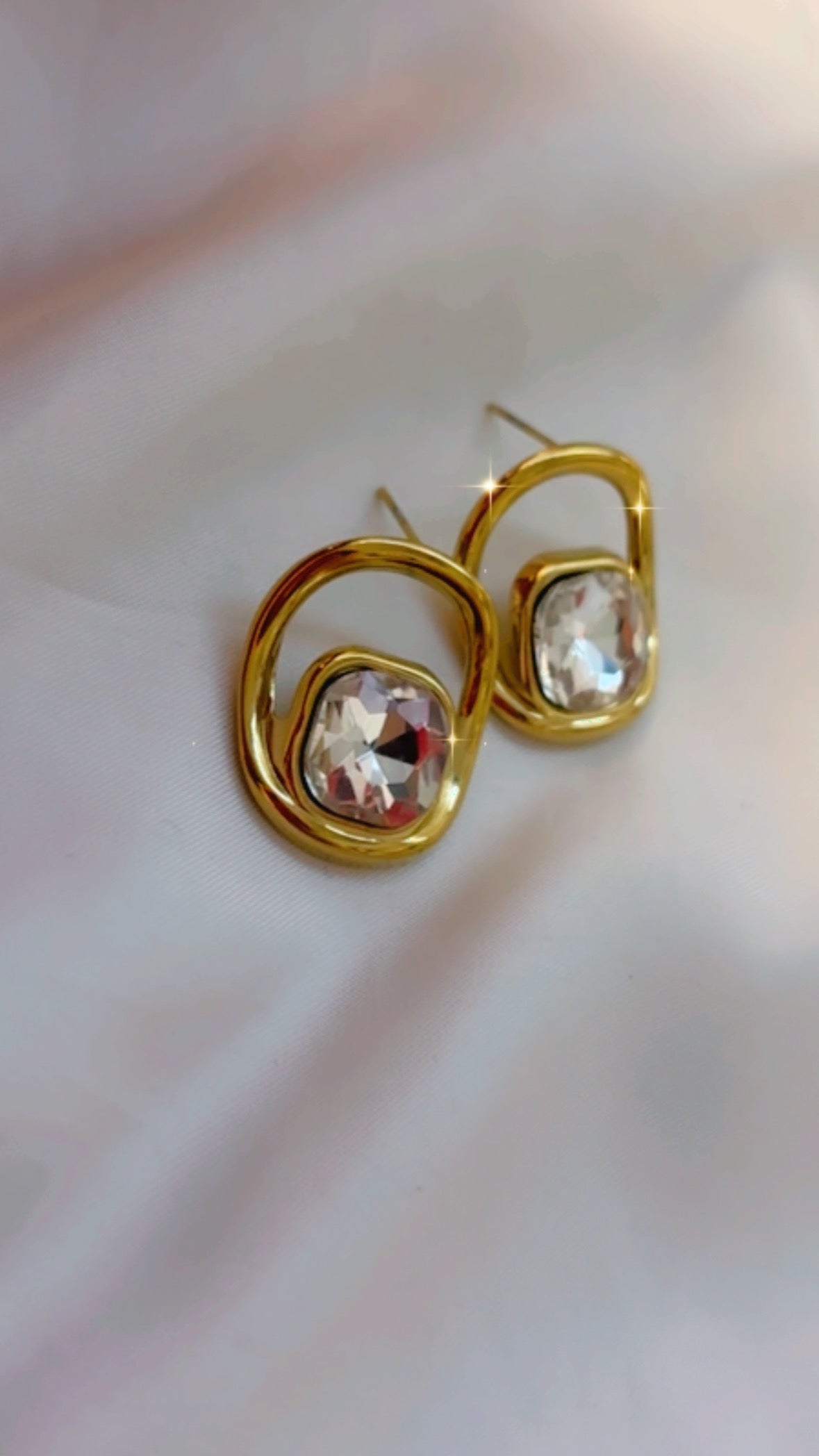 Aretes glow