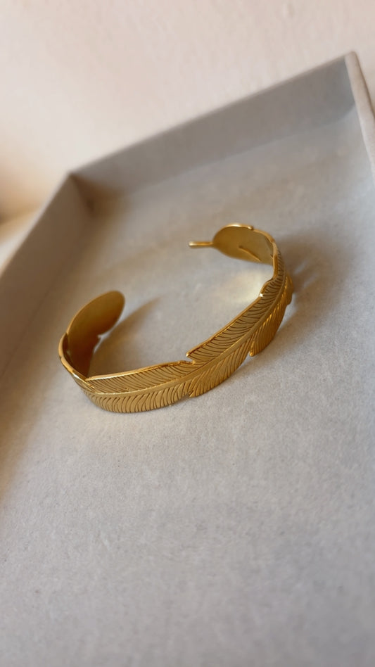 Pulsera hojas doradas