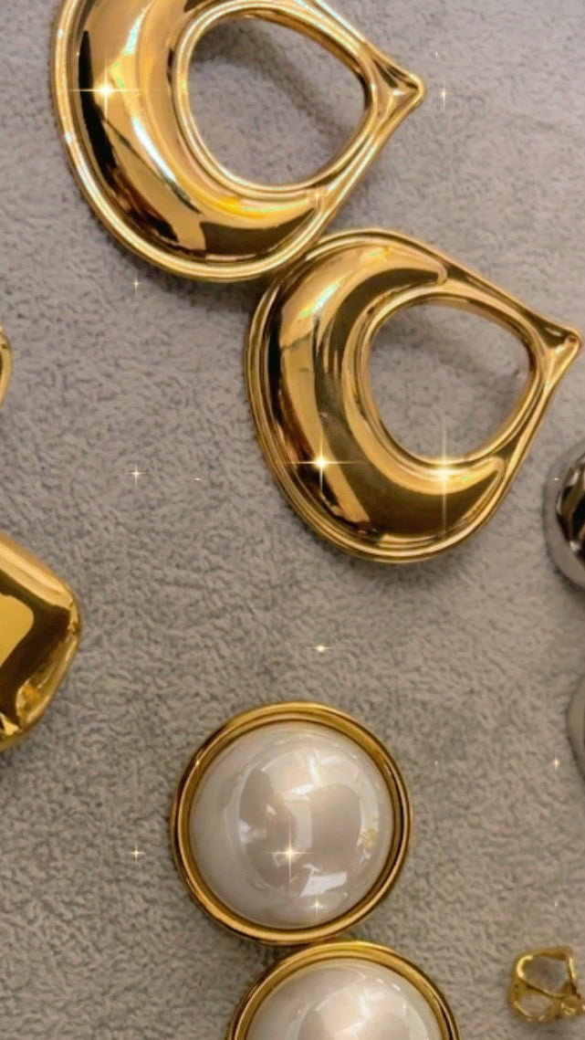 Aretes dorados gota